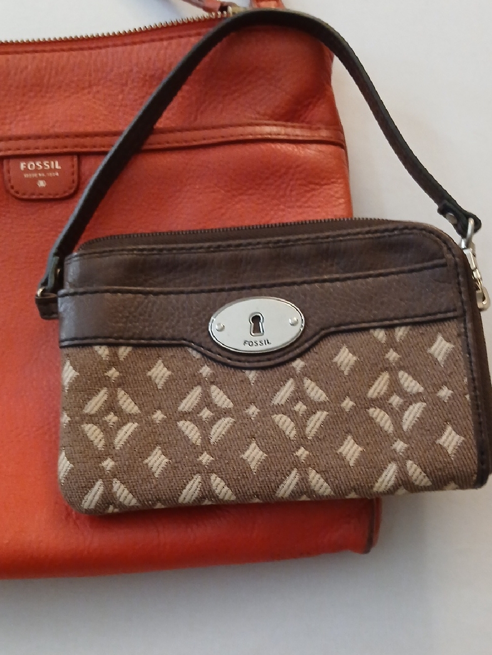 Fossil Bundle Crossbody & Wristlet - Picture 3 of 11
